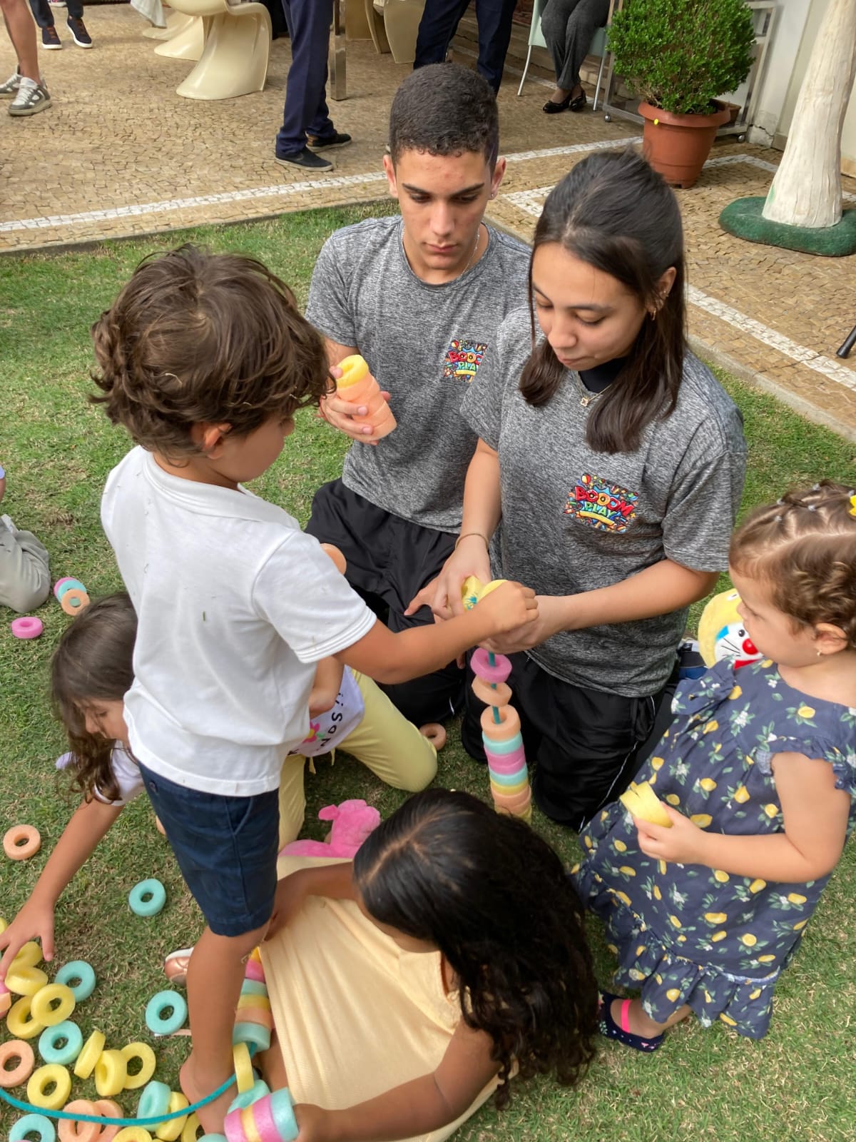 Paraquedas colorido recreação infantil SP
