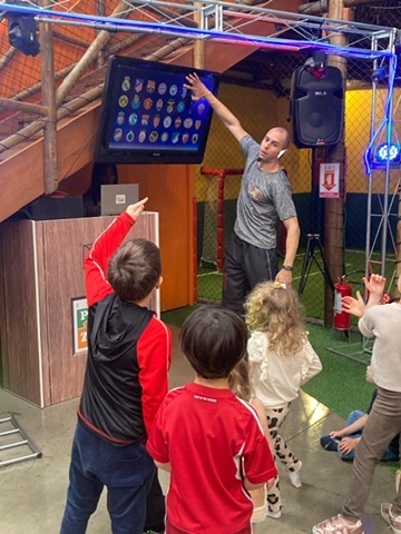 Joe Souza recreador com crianças SP